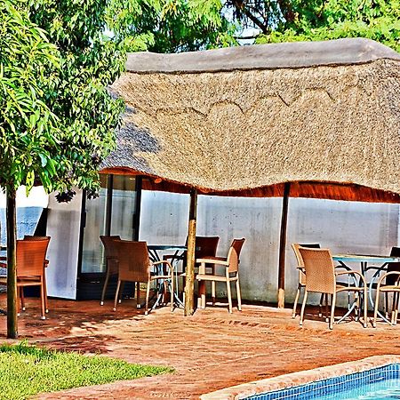 Cosy Palms Bed & Breakfast Gaborone Bagian luar foto