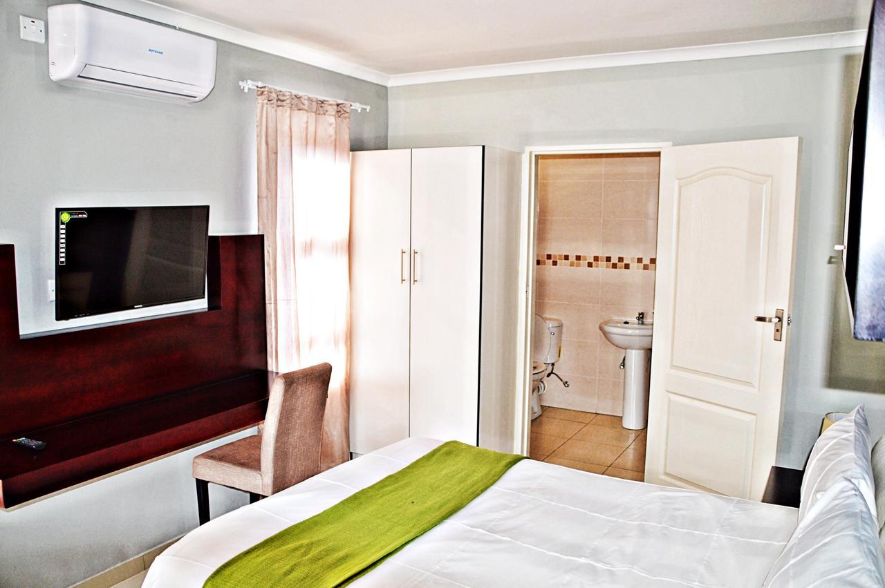 Cosy Palms Bed & Breakfast Gaborone Bagian luar foto