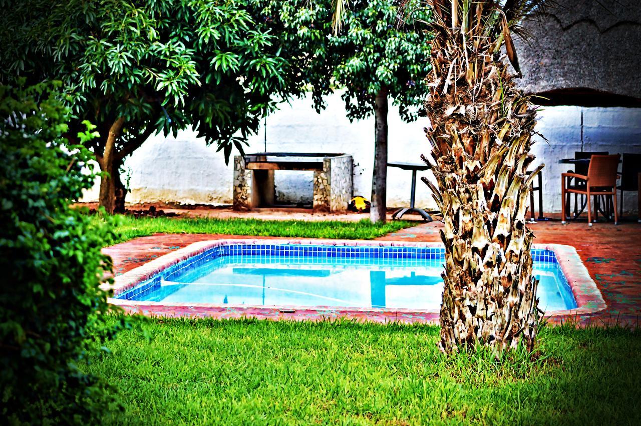 Cosy Palms Bed & Breakfast Gaborone Bagian luar foto
