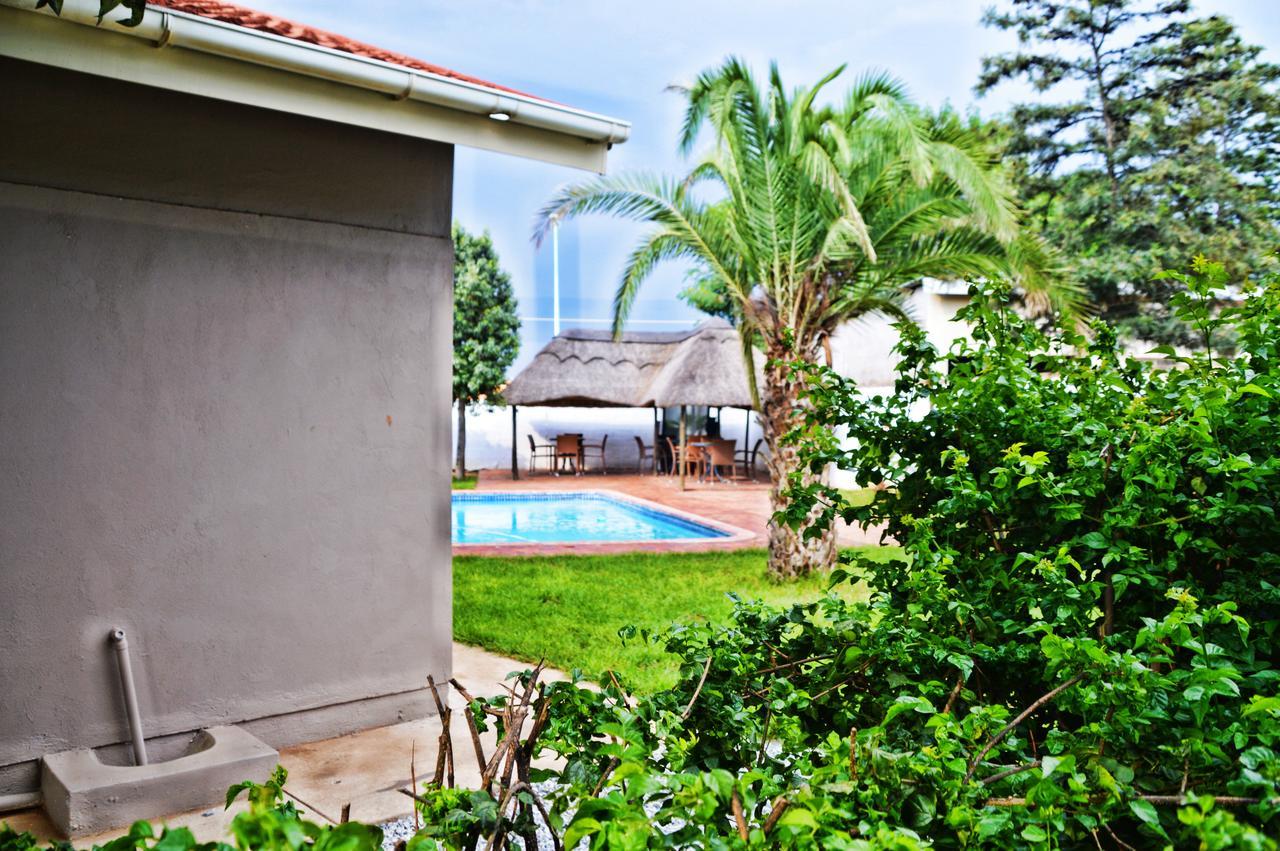 Cosy Palms Bed & Breakfast Gaborone Bagian luar foto