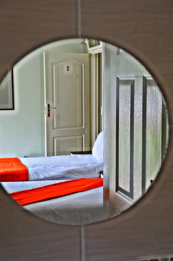 Cosy Palms Bed & Breakfast Gaborone Bagian luar foto