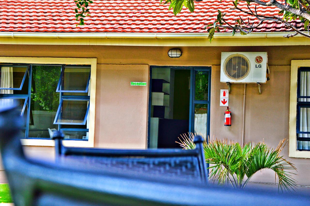 Cosy Palms Bed & Breakfast Gaborone Bagian luar foto